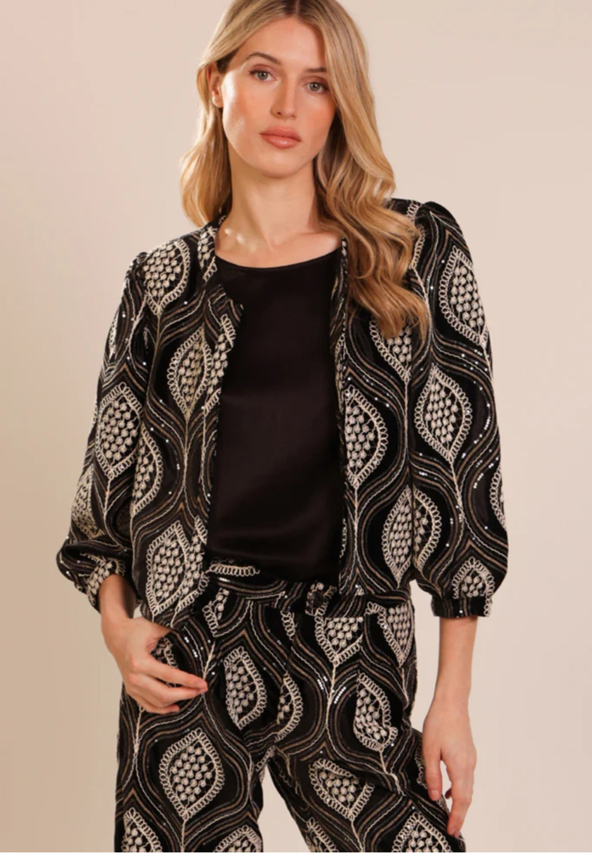 TRAFFIC PEOPLE LOVE AND ANARCHY PADDLE JACKET BLACK